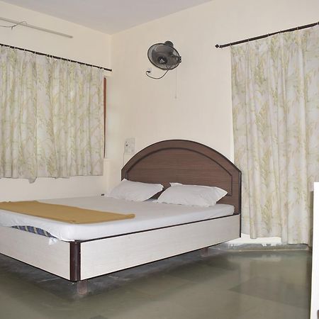 Hotel Guruji Alībāg Dış mekan fotoğraf