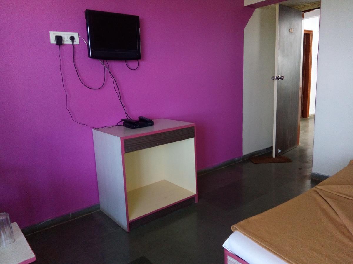 Hotel Guruji Alībāg Dış mekan fotoğraf
