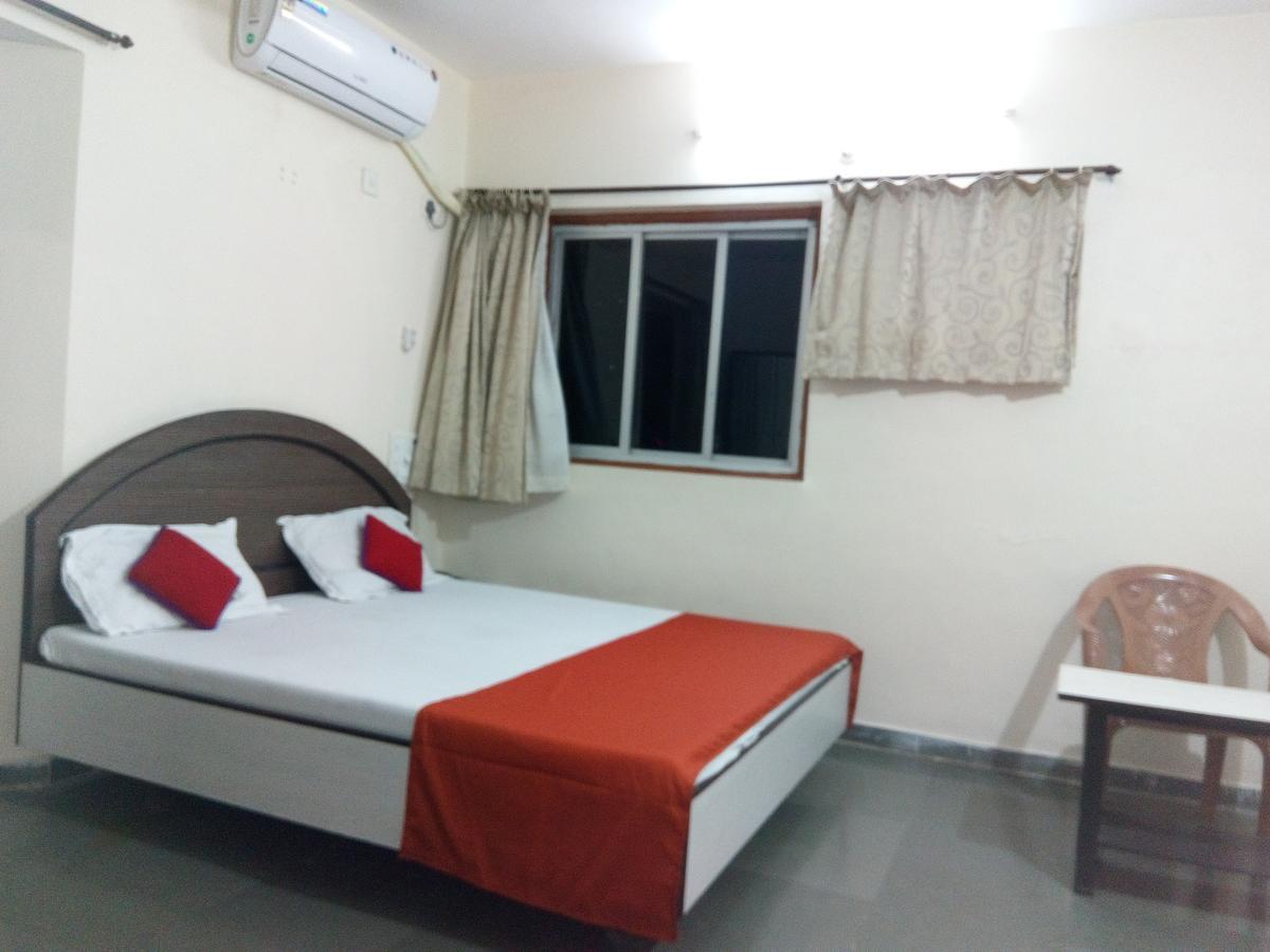 Hotel Guruji Alībāg Dış mekan fotoğraf